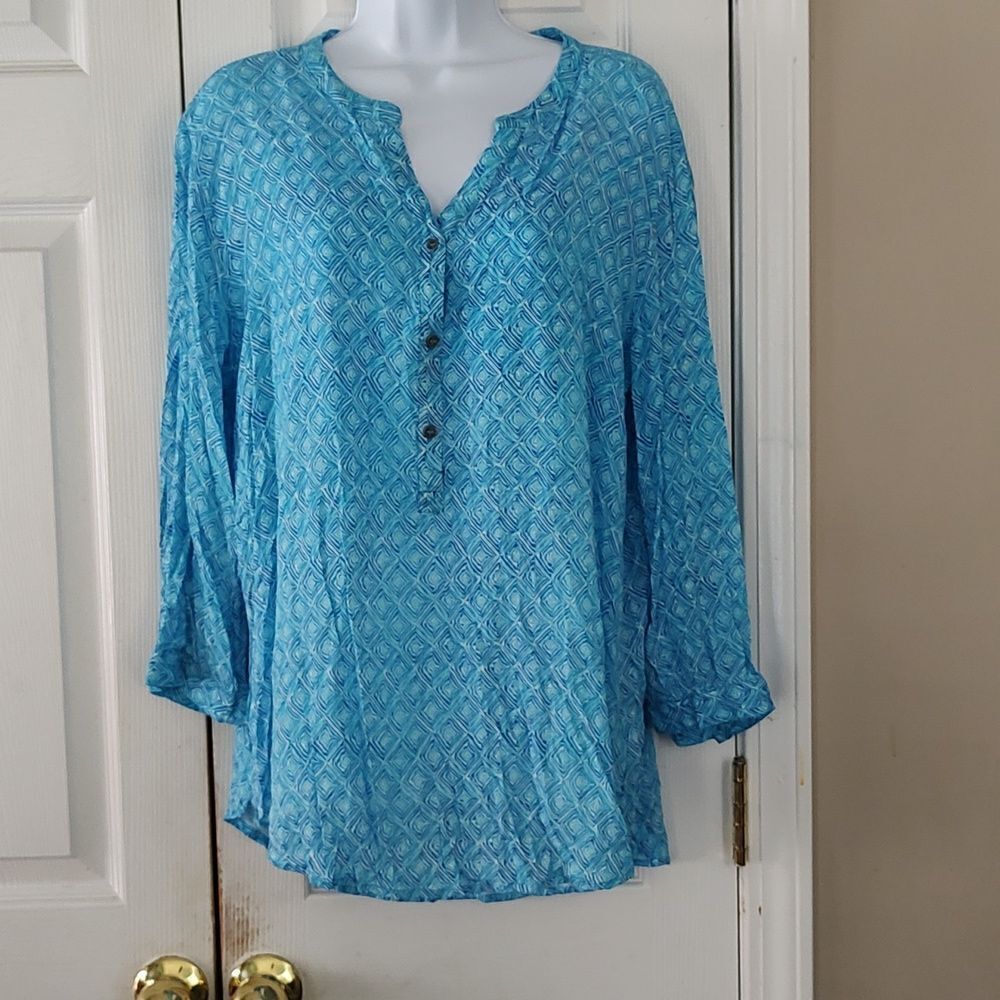 Grind & Greene  blue beachy high low tunic 3 button  front   Sz XL